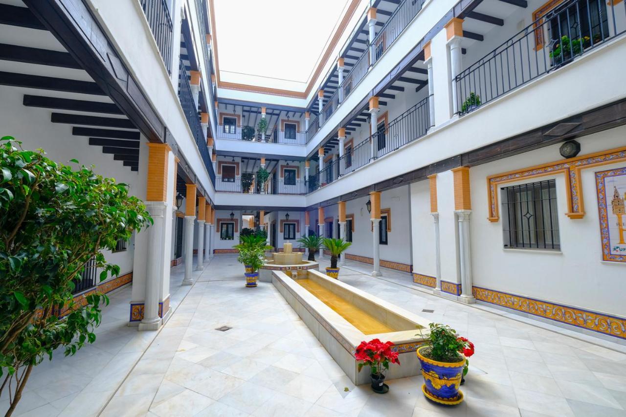 Patio Rialto Apartment Seville Luaran gambar