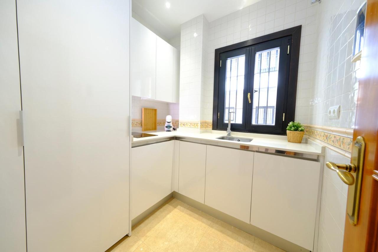 Patio Rialto Apartment Seville Luaran gambar